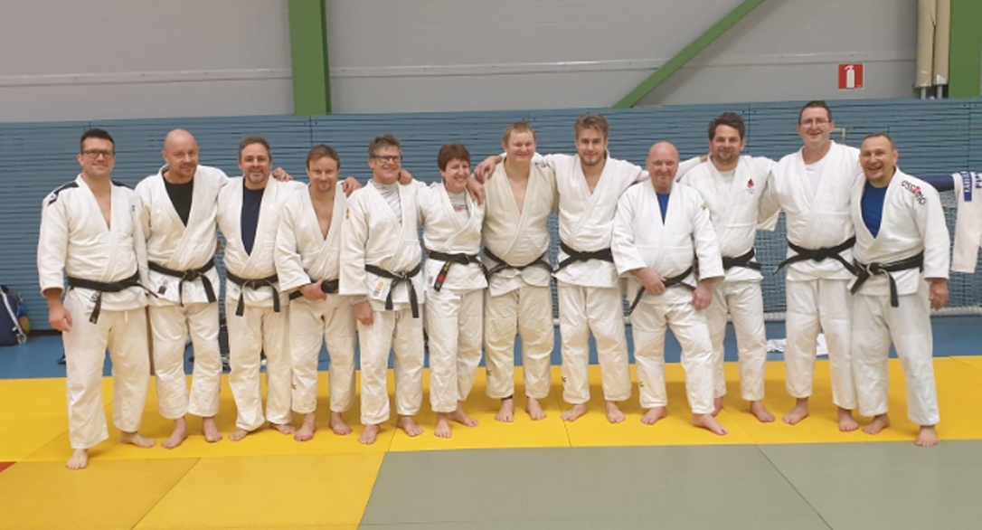 Valmennuksen seminaarin osallistujat