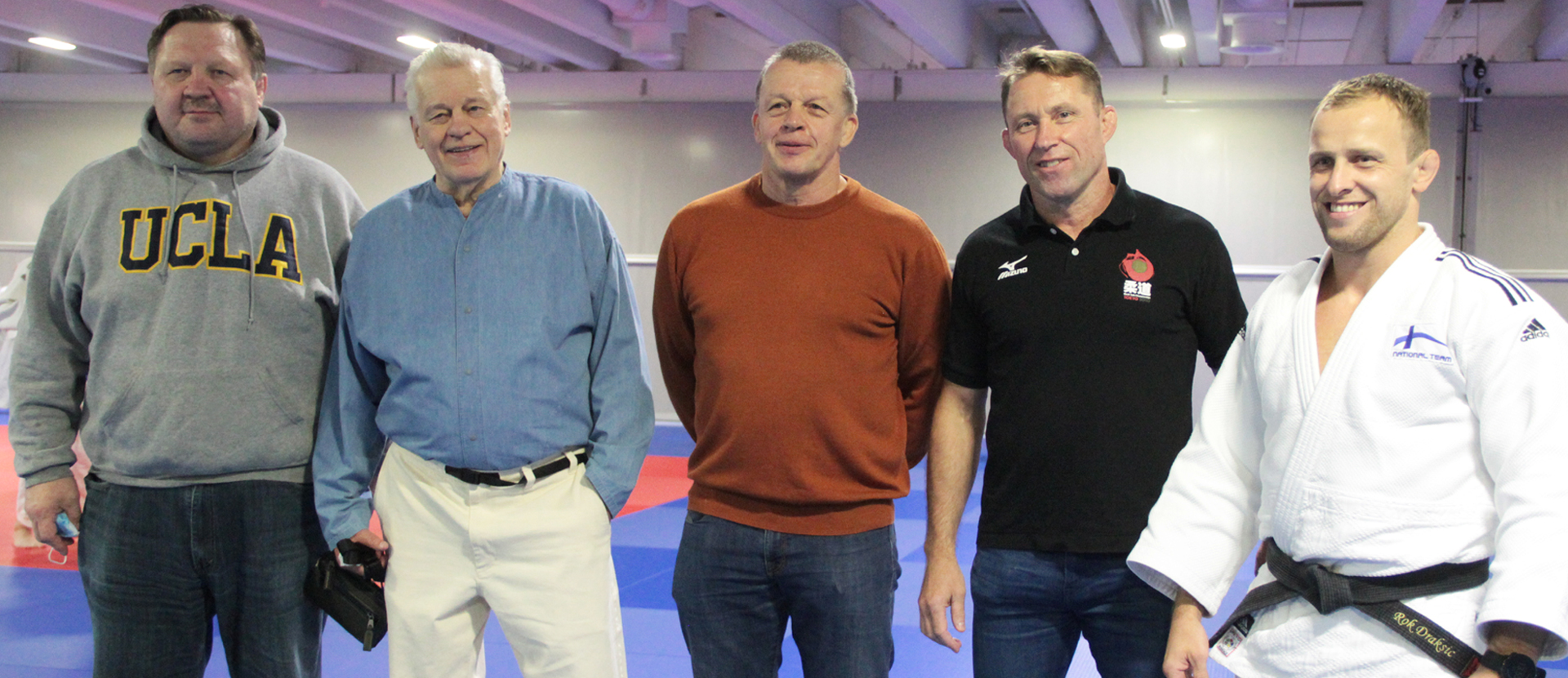 Judoliiton päävalmentajia rivissä